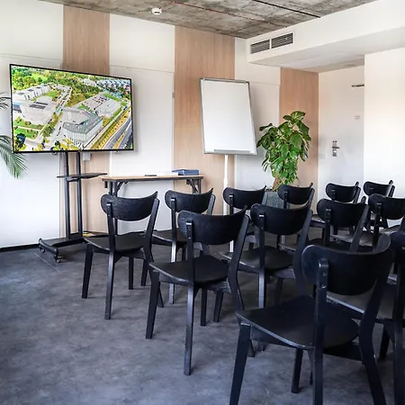 Easy One Premium Art 公寓式酒店