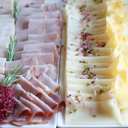 Aparthotel Easy One Premium Art 3*