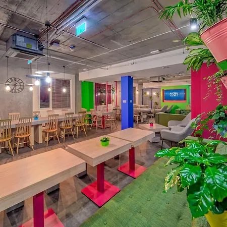 Easy One Premium Art 3* Krakow