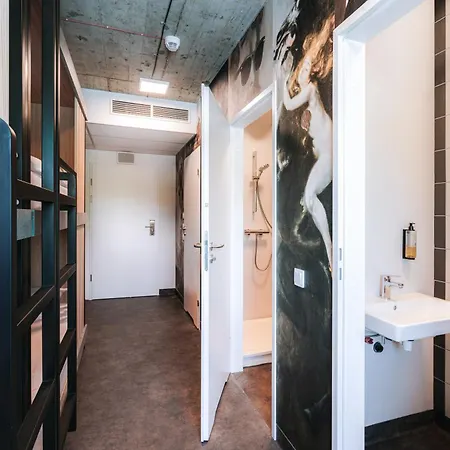 Easy One Premium Art Apart Otel 3*