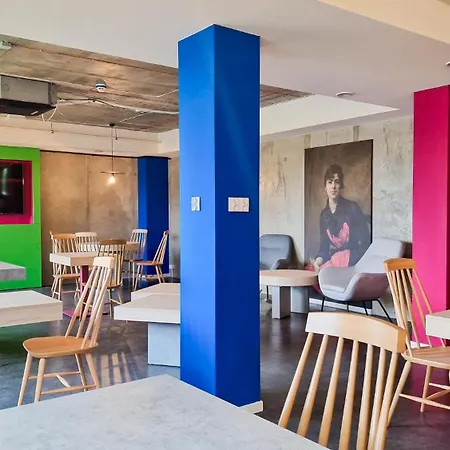 Easy One Premium Art Apart Otel Krakow