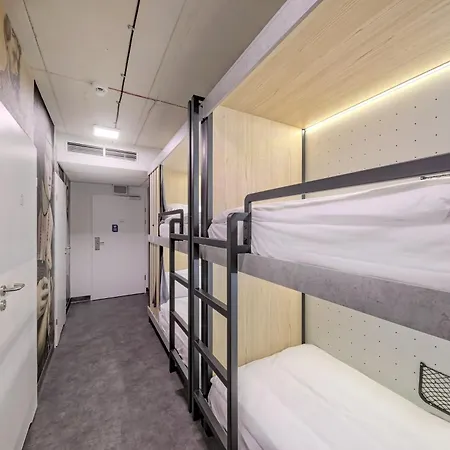 Easy One Premium Art Lägenhetshotell 3*