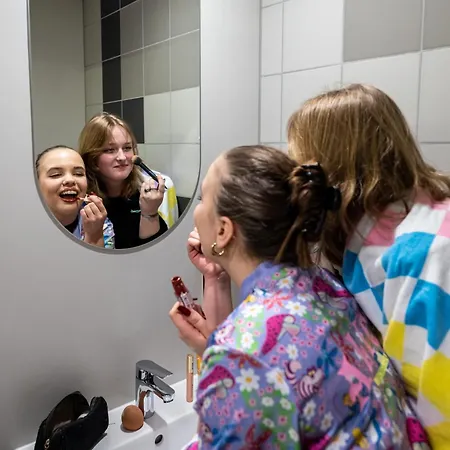 Easy One Premium Art Lägenhetshotell 3*