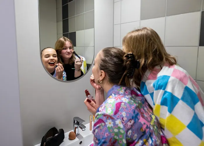 Easy One Premium Art アパートホテル 3*